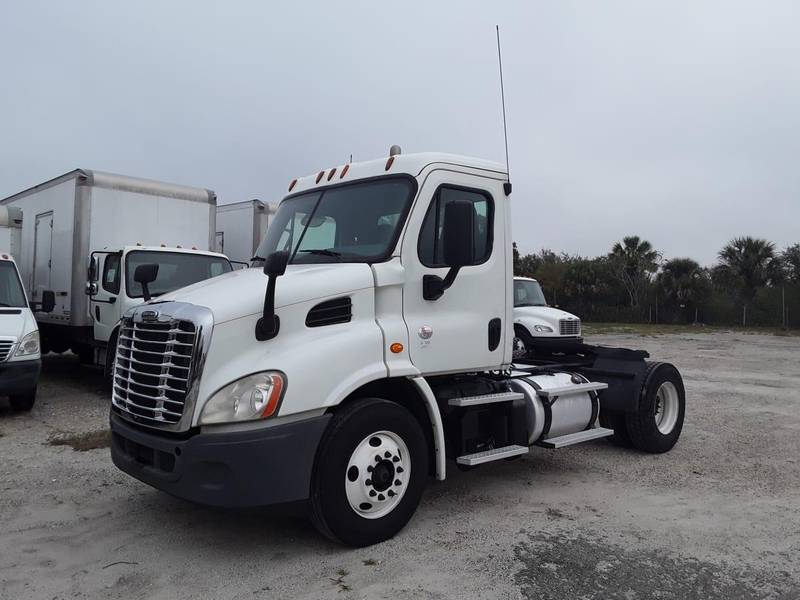 2015 Freightliner CASCADIA 113 (For Sale) | Day Cab | #302133