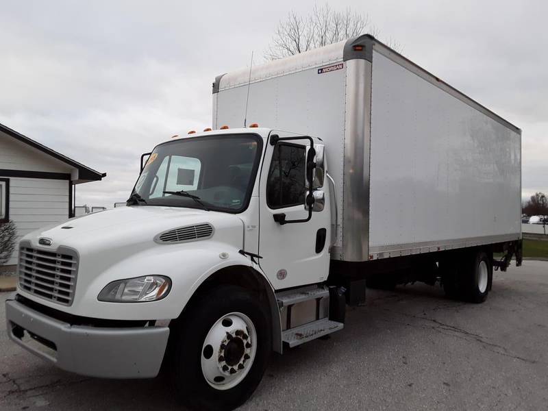 2015 Freightliner M2 106 (For Sale) | 24' Box | Non CDL | #306180