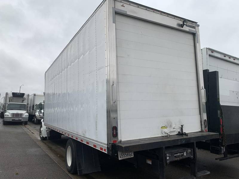 2018 Freightliner M2 106 (For Sale) | 26' Box | #683820