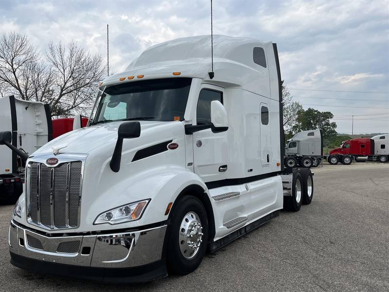 2024 Peterbilt 579 (For Sale) 80" Sleeper 30A602128