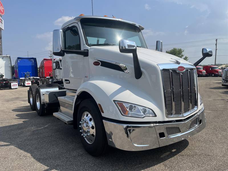 2024 Peterbilt 579 (For Sale) Day Cab 30A602133