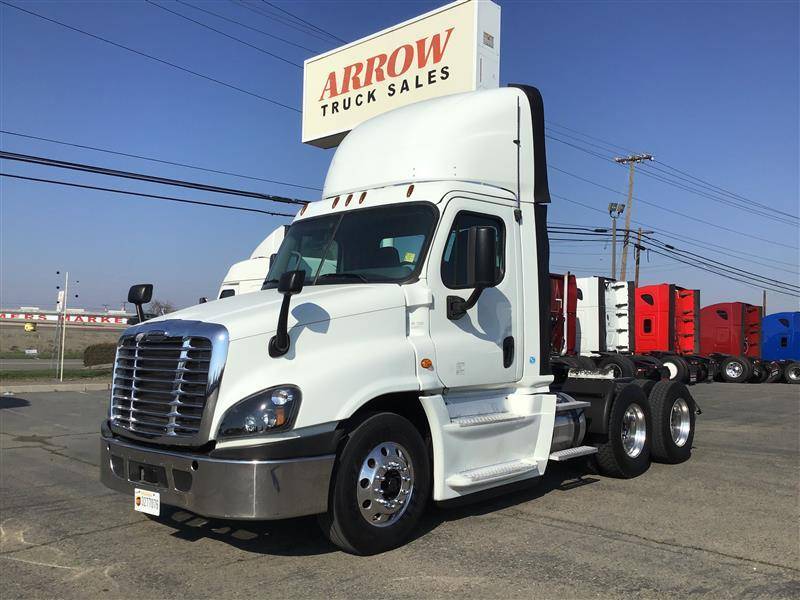 2016 Freightliner CASCADIA (For Sale) NON Sleeper 257689