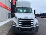 2018 Freightliner CA126DC - Day Cab