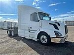 2017 Volvo VNL64T - Sleeper Truck