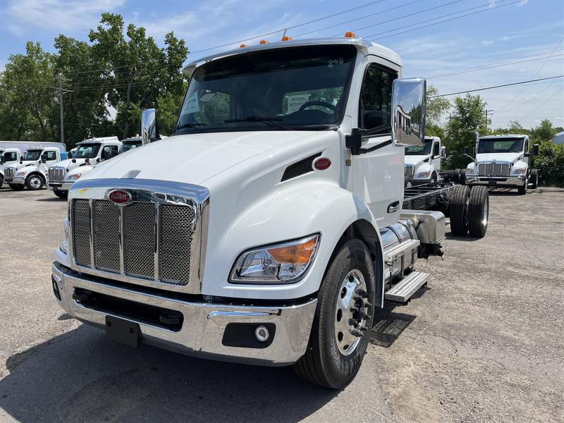 2024 Peterbilt 536 (For Sale) Cab & Chassis 30E605308