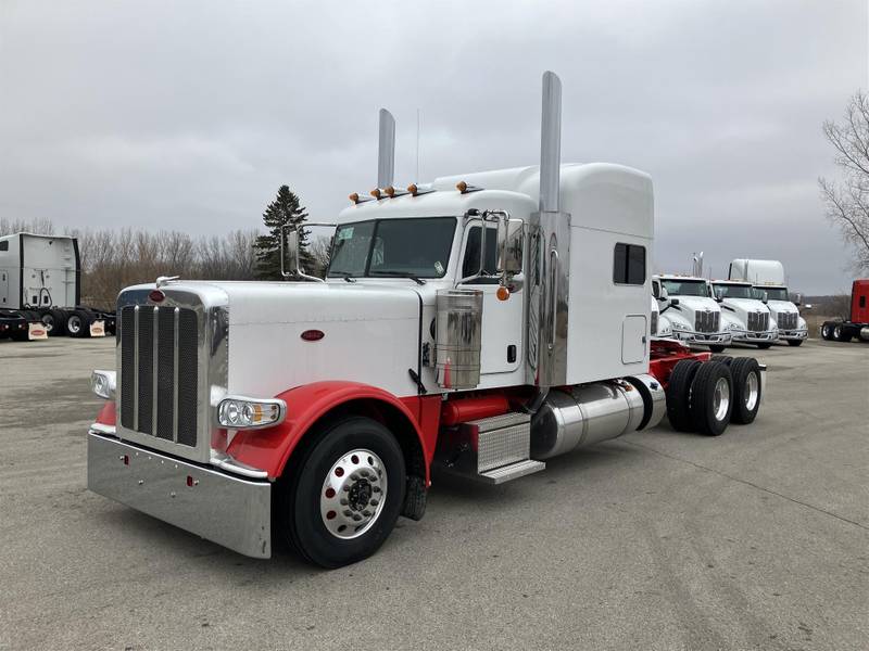 2024 Peterbilt 389 Red And White - Isobel Kordula