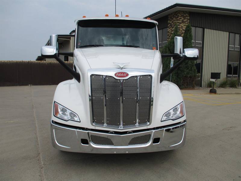 2024 Peterbilt 579 (For Sale) Non Sleeper 50A602135