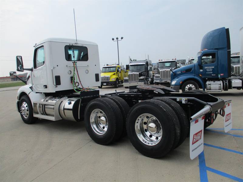 2024 Peterbilt 579 (For Sale) Non Sleeper 30A602135