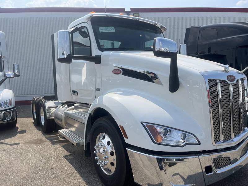 2024 Peterbilt 579 (For Sale) Day Cab 50A602136