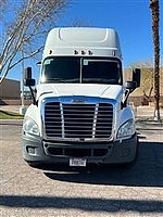 2017 Freightliner Cascadia 125 - Sleeper Truck