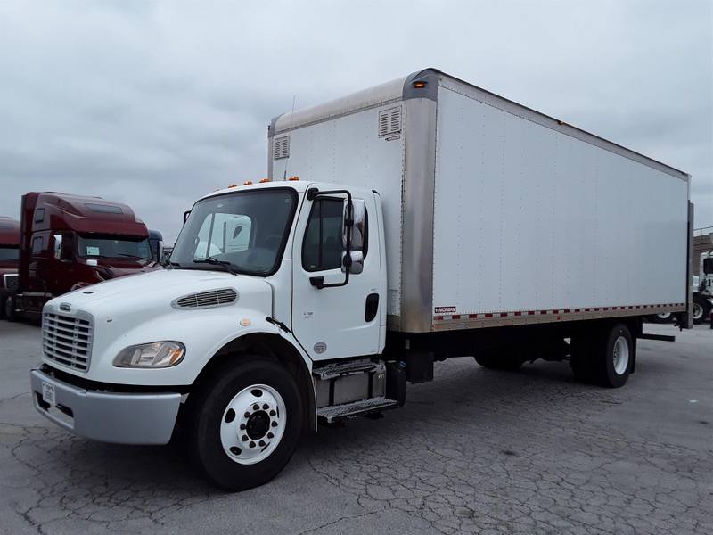 2017 Freightliner M2 106 (For Sale) | 26' Box | Non CDL | #668927