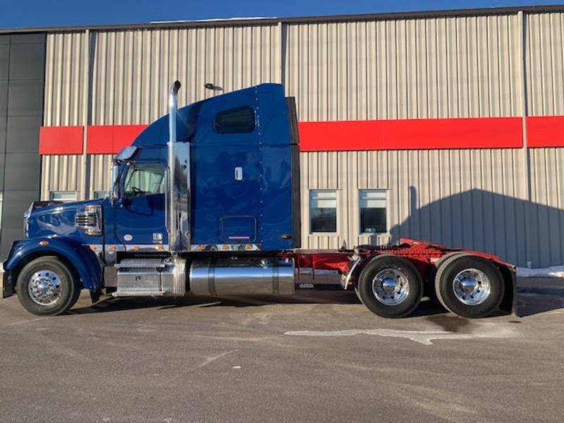 2022 Freightliner Coronado 122 (For Sale) 70" Sleeper 5386W