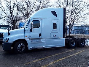 2018 Freightliner Cascadia 125 - Sleeper Truck