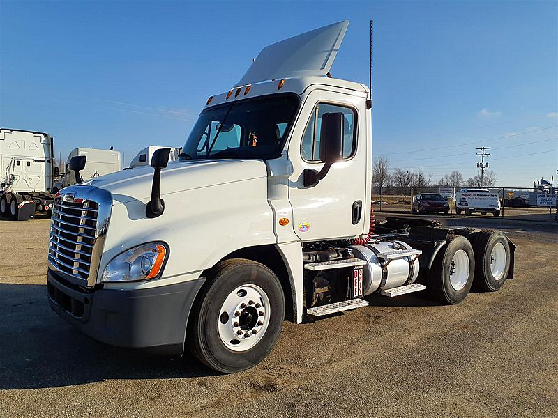 2015 Freightliner CASCADIA 125 For Sale 70" Sleeper 350567