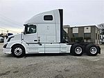 2017 Volvo VNL 670 - Sleeper Truck