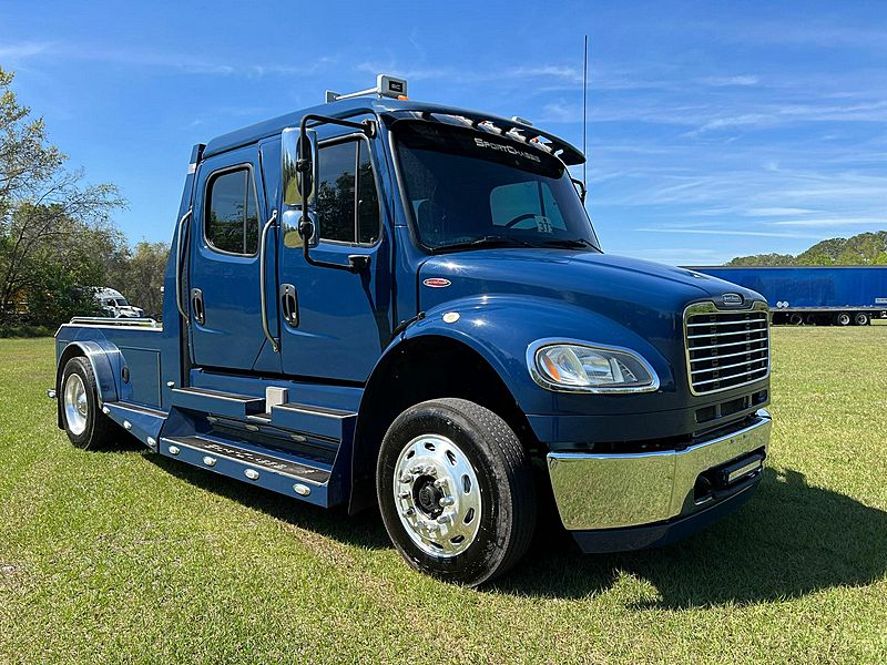 2015 Freightliner Sport Chassis (For Sale) Hauler GL2311
