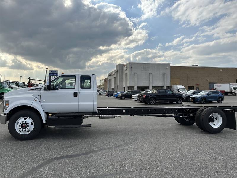 2024 Ford F650 (For Sale) Cab & Chassis Non CDL NF8395