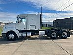 2010 Freightliner Columbia - Sleeper Truck