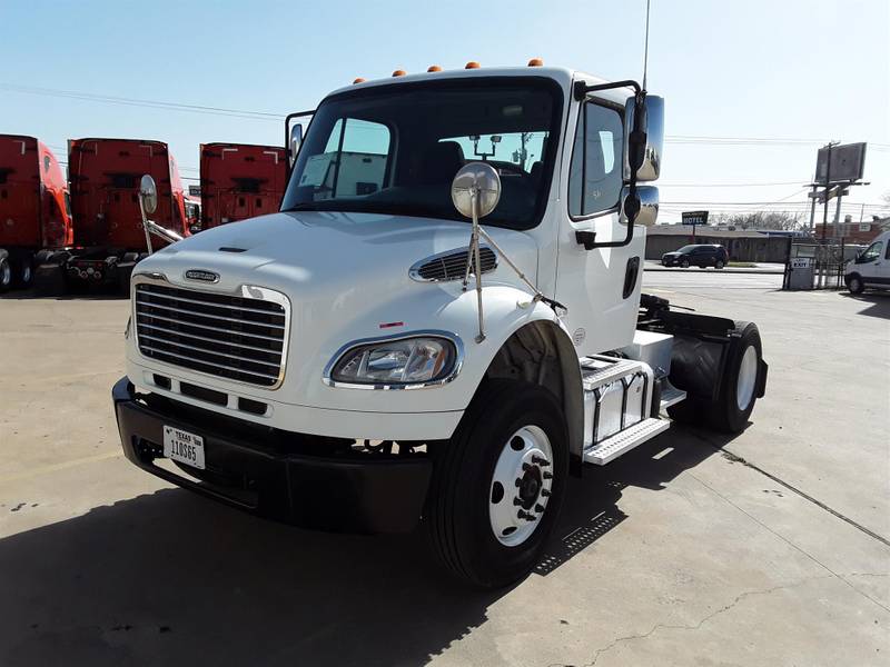 2015 Freightliner M2 106 (For Sale) | Day Cab | #567310