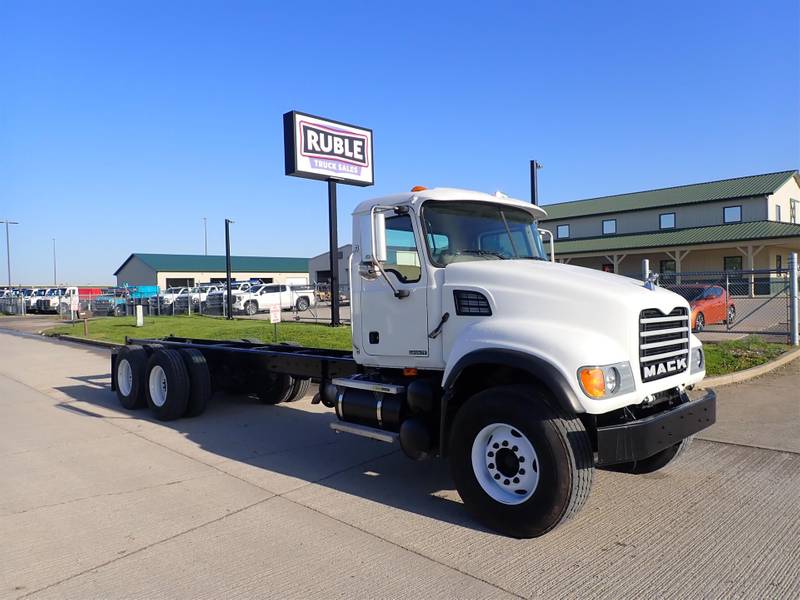 2007 Mack Granite CV713 (For Sale) | Cab & Chassis | #7M059957