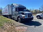 2001 Volvo VNL - Sleeper Truck