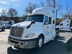 2019 International LT625 - Sleeper Truck