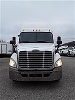 2015 Freightliner Cascadia 125 - Sleeper Truck
