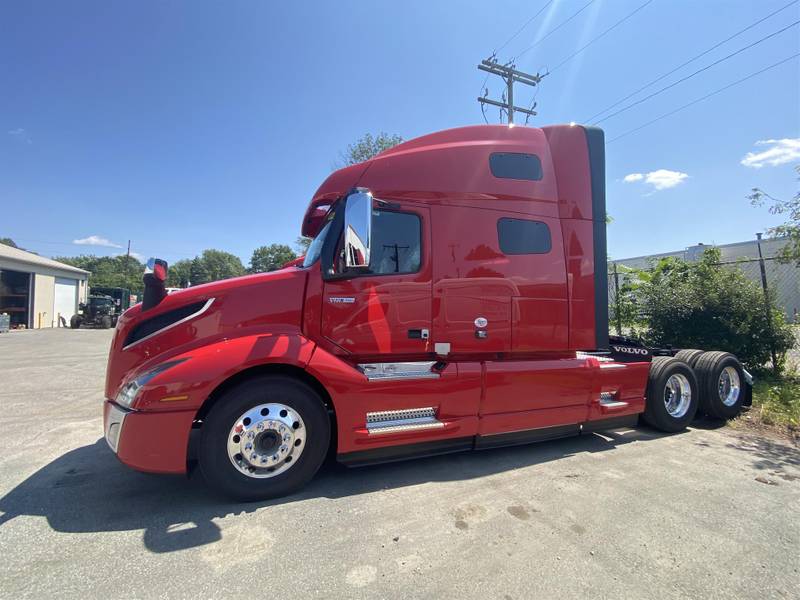 2024 Volvo VNL 760 (For Sale) 70" Sleeper RV1044