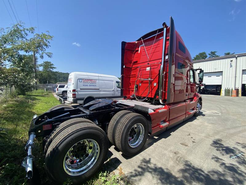 2024 Volvo VNL 760 For Sale 70" Sleeper RV1044