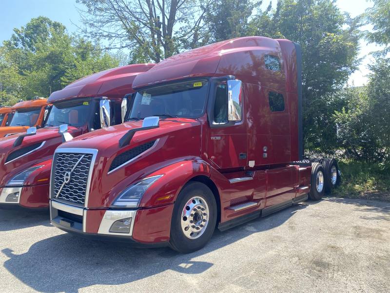 2024 Volvo VNL 760 (For Sale) 70" Sleeper RV1042