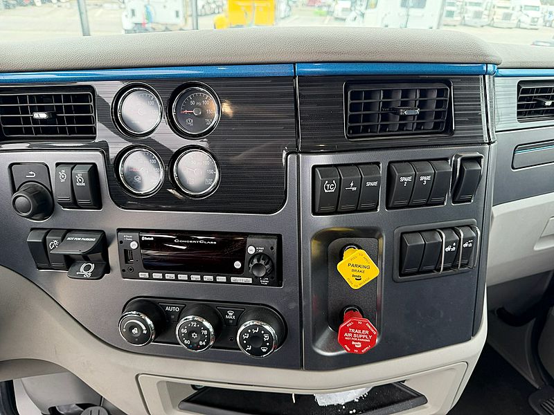 2024 Peterbilt 579