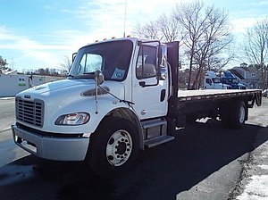 2016 Freightliner M2 106 - Flatbed