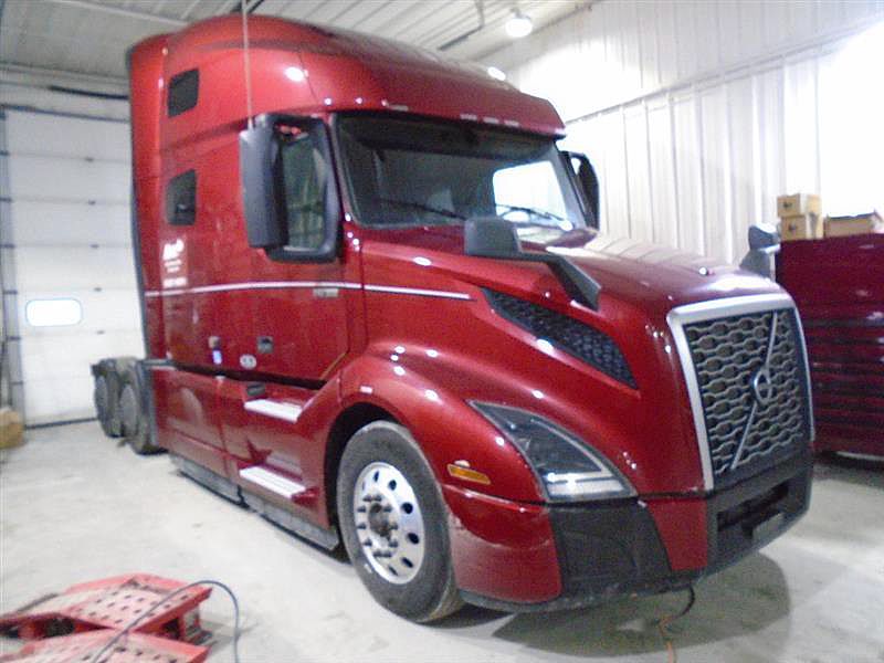 2018 Volvo VNL 760 (For Sale) RAISEDROOF Sleeper 258585