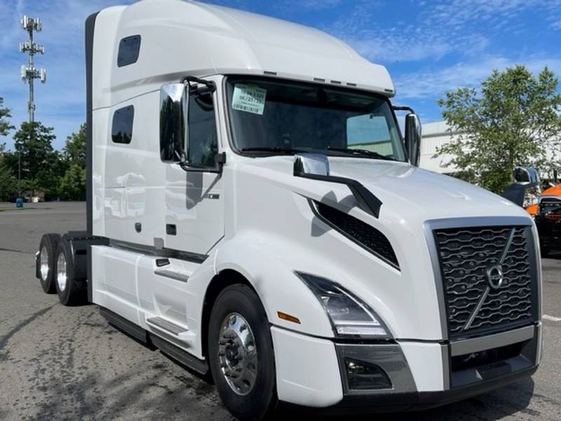 2024 Volvo VNL 760 (For Sale) 70" Sleeper HV696