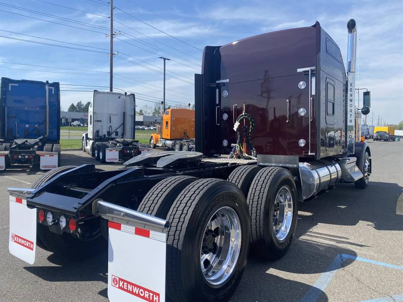 2024 Kenworth W900 (For Sale) 86" Sleeper DN3110