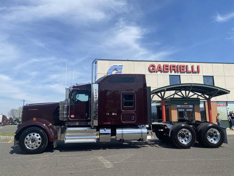 2025 Kenworth W900 (For Sale) 86" Sleeper DN3110