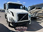 2005 Volvo VNL - Sleeper Truck