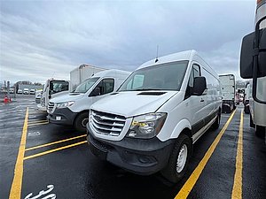 2015 Mercedes-Benz Cascadia F2CA170 - Step Van