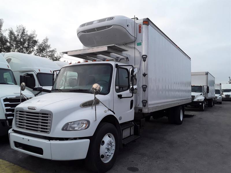 2014 Freightliner M2 106 (for Sale) 