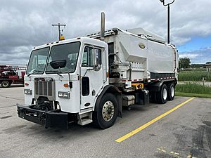 2013 Peterbilt PB320