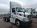 2016 Freightliner Cascadia 113 - Day Cab