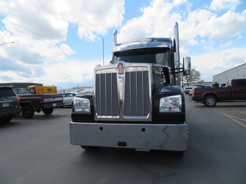 2025 Kenworth W990 (For Sale) | 76