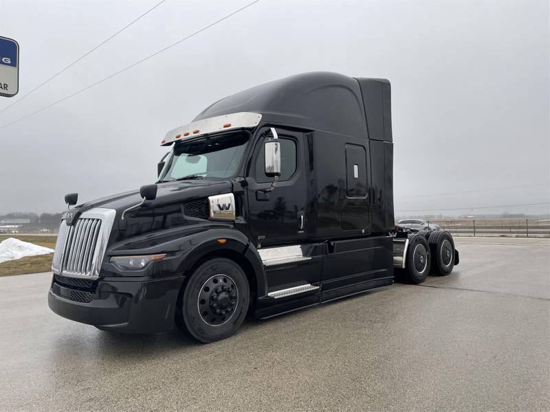 2024 Western Star (For Sale) 72" Sleeper 13515WH