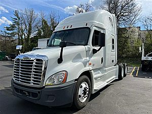 2015 Freightliner Cascadia 125 - Sleeper Truck