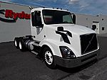 2015 Volvo VNL64T - Day Cab