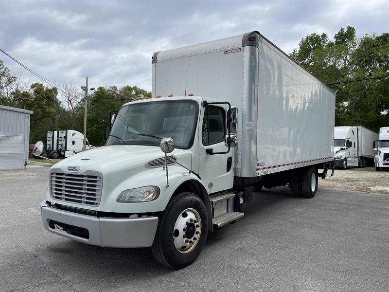 2017 Freightliner M2 106 (For Sale) | 26' Box | Non CDL | #662722