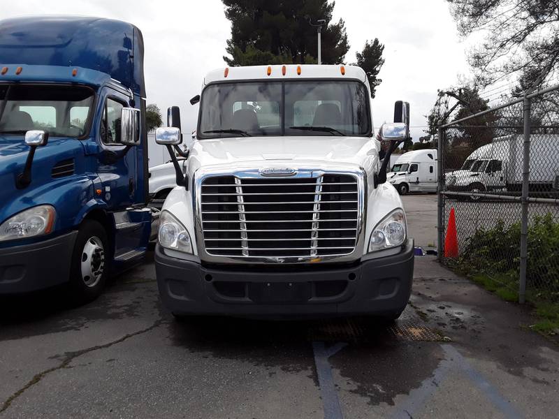 2015 Freightliner CASCADIA 125 (For Sale) | Day Cab | #326533