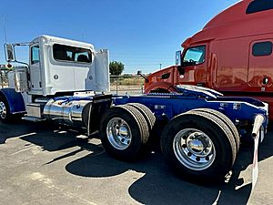 2024 Peterbilt 389 - Day Cab