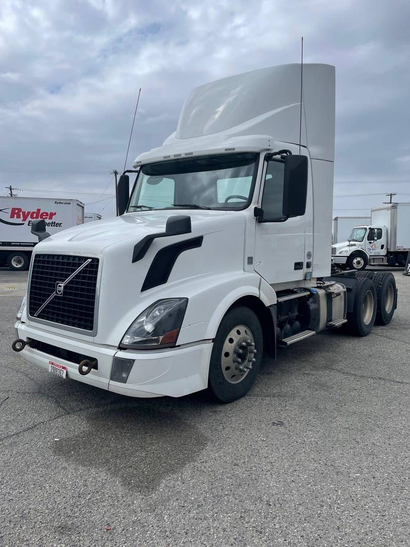 2017 Volvo VNL64T (For Sale) | Day Cab | #332838