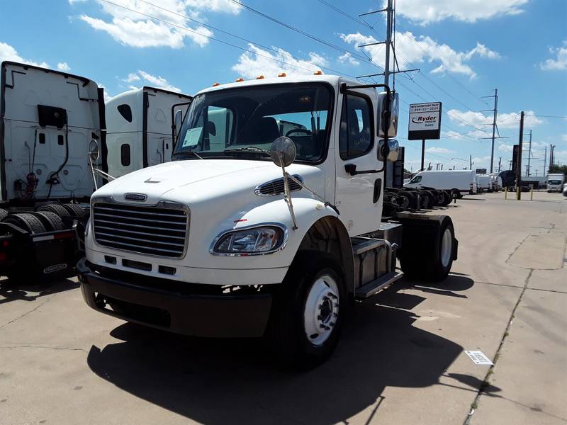 2015 Freightliner M2 106 (For Sale) | Day Cab | #566832